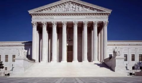 Suprema Corte dos EUA suspende decisão que garantia direito ao aborto
