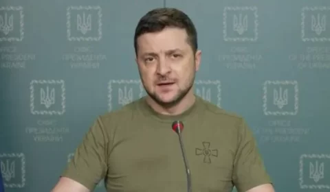 Zelensky diz que Ucrânia vai começar a exigir visto de cidadãos russos