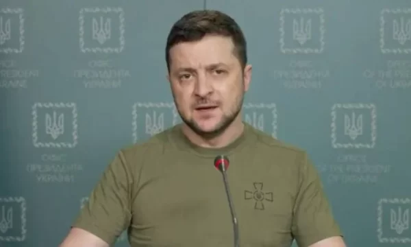 Zelensky diz que Ucrânia vai começar a exigir visto de cidadãos russos