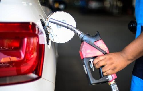 Governo propõe aumentar para 32% o etanol na gasolina contra alta de preço