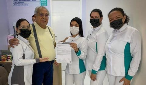 Amazonino vence a Covid pela segunda vez