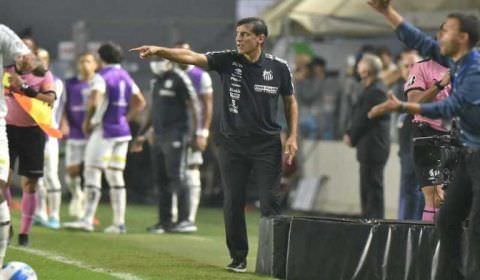 Após eliminação para o Táchira, Santos demite Fabián Bustos