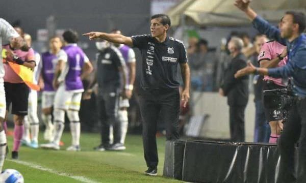 Após eliminação para o Táchira, Santos demite Fabián Bustos