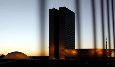 Após recesso, Congresso deve ter 2 semanas de votações em plenário até eleições