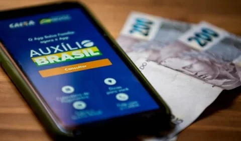 Auxílio Brasil turbinado começa a ser pago em 9/8. Veja calendário