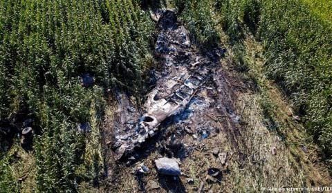 Avião de carga cai na Grécia e deixa oito mortos