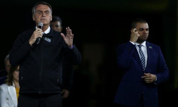 Bolsonaro diz que Estados democratas estão criando problemas para democracia dos EUA