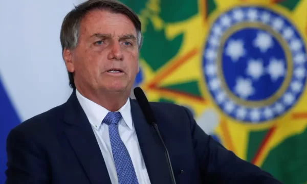 Bolsonaro pede que Supremo suspenda ordem de Moraes sobre suposta interferência no caso Milton Ribeiro