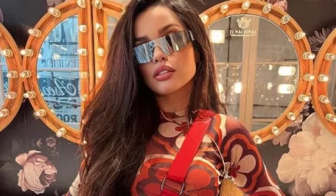 Com vestido transparente, Juliette é barrada em igreja de Barcelona