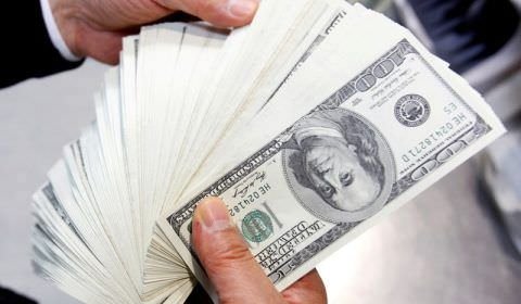 Dólar paralelo argentino atinge nível recorde em piora da crise