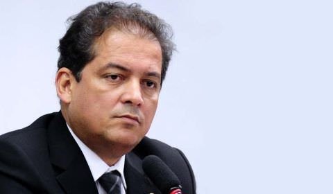 Líder do governo pediu dinheiro para empresário investigado pela PF por lavagem de dinheiro, aponta relatório