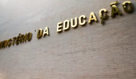 Líderes do Senado se reúnem nesta terça-feira (5) para debater CPI do MEC