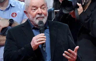 Lula rebate Bolsonaro sobre Celso Daniel e diz que presidente é “mentiroso”