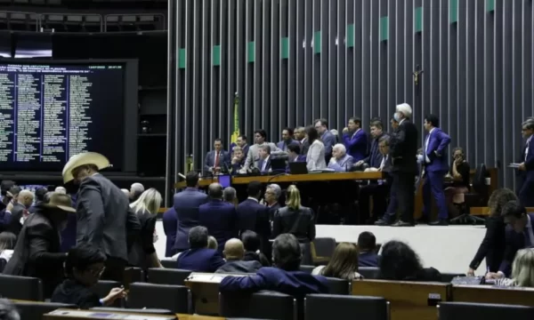 Número de blocos partidários deve diminuir na Câmara dos Deputados em 2023