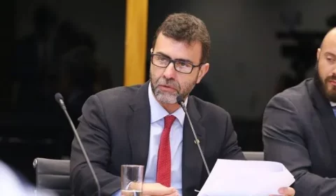 PDT tenta atrair PSDB e barrar acordo com Freixo no RJ