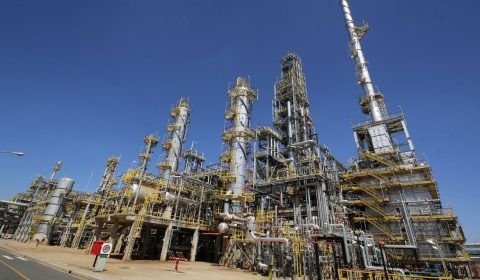 Petrobras reduz preço da gasolina em R$ 0,20 por litro nas refinarias