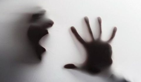 Policial é preso acusado de estuprar as duas filhas há cinco anos