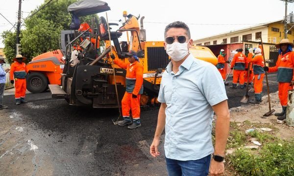 Prefeitura de Manaus entrega trecho da Colônia Oliveira Machado pavimentado em concreto