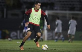 Red Bull Bragantino vai rescindir contrato com o zagueiro Renan