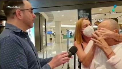 Stênio Garcia é retirado à força de entrevista por esposa e pede socorro