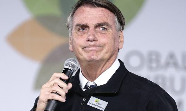 Tales: Bolsonaro quer ser proibido de concorrer para não perder pelo voto