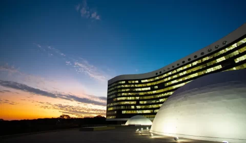 TSE rebate Bolsonaro e afirma que já se reuniu diversas vezes com Forças Armadas