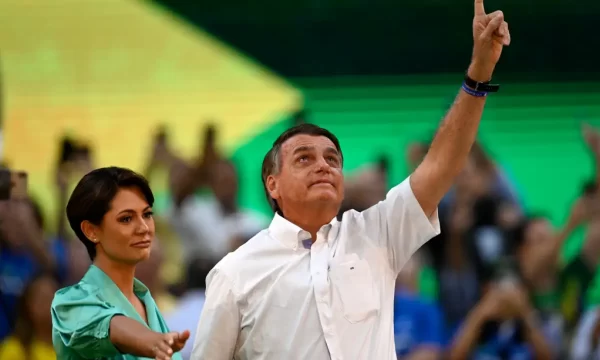 A notícia sobre o preço da gasolina que soa como música para Bolsonaro