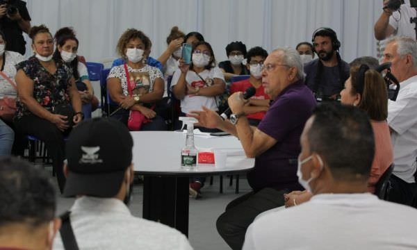 Amazonino defende melhores condições salariais e de trabalho a trabalhadores da saúde