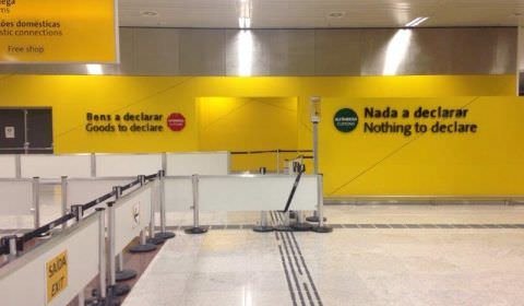 Auditores realizam apreensões em bagagens de voos internacionais