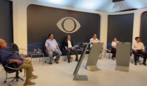 Candidatos ao governo do Amazonas participam de primeiro debate