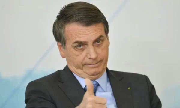 Nelson Piquet envia R$500 mil à campanha de Bolsonaro
