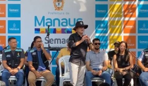 David Almeida assina ordem de serviço para reforma de Freira Municipal do Nova Cidade