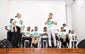 David Almeida firma apoio a reeleição de Wilson Lima em convenção de pastores do Amazonas