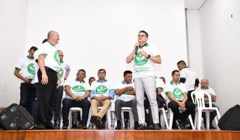 David Almeida firma apoio a reeleição de Wilson Lima em convenção de pastores do Amazonas