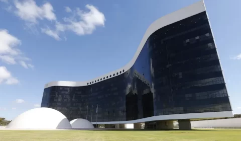 De dentro da cadeia, presos pedem registro de candidatura nas eleições ao TSE