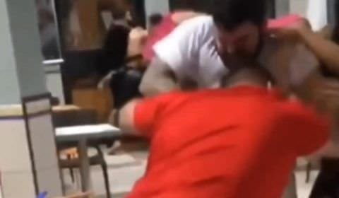 Em lanchonete, batata gera briga generalizada; vídeo