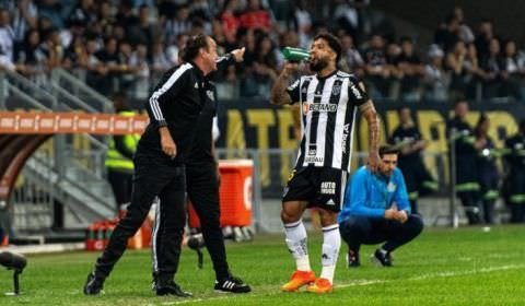 "Internamente o discurso é diferente"; Bastidores de Cuca 'vazam' e chegam de última hora ao Palmeiras