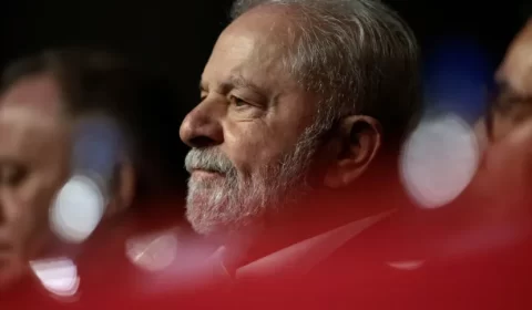 Lula critica Anvisa por não fazer “o que o Estado precisa que seja feito”