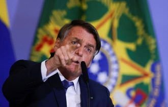 Ministério Público entra com ação contra Bolsonaro por ataque a urnas em reunião com embaixadores