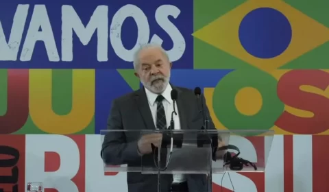 PAC e Minha Casa Minha Vida serão retomados, promete Lula, se eleito