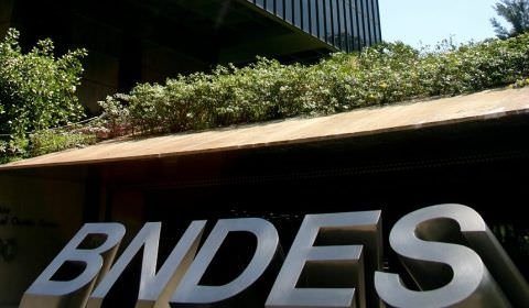 Projeto proíbe bancos federais de emprestar a governos estrangeiros