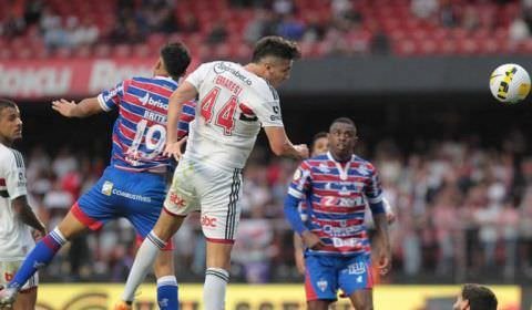 São Paulo inscreve Bustos e Ferraresi para disputa da semifinal da Copa Sul-Americana