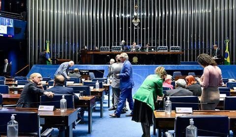 Senado vota projeto que obriga planos a cobrir atendimentos fora do rol da ANS