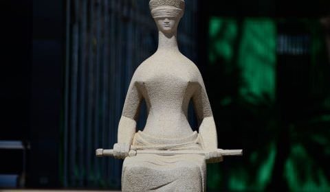 STF julga retroatividade de lei que pode beneficiar políticos condenados