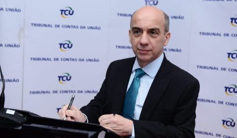 TCE-AM vai gastar mais de R$1 milhão com buffet para Cerimonial 