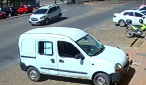 Vídeo: garoto de 9 anos é atingido por ônibus ao sair da escola