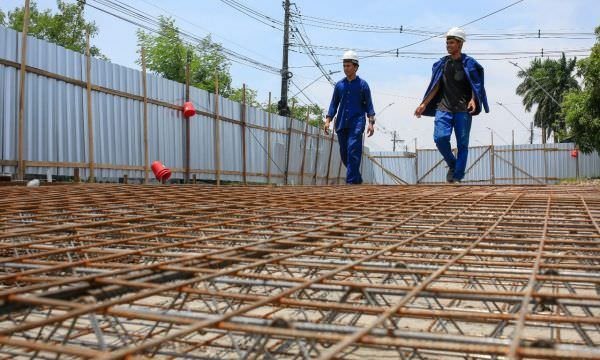 Obras de implantação do pavimento rígido na Colônia Oliveira Machado chegam a 50% de conclusão