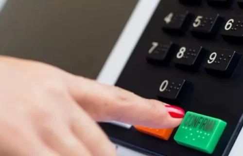 TSE desmente fraude e explica pausa na divulgação de votos por 50 minutos