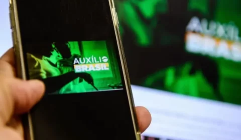 Auxílio Brasil: beneficiários com NIS de final 3 recebem nesta quarta (21)