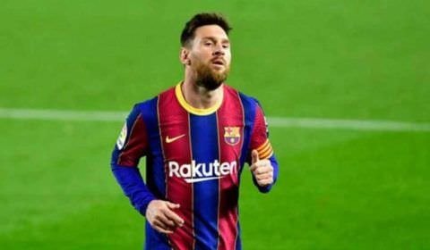 "Tem que ficar"; Sucessor de Messi volta ao Barcelona com chance de impressionar Hansi Flick